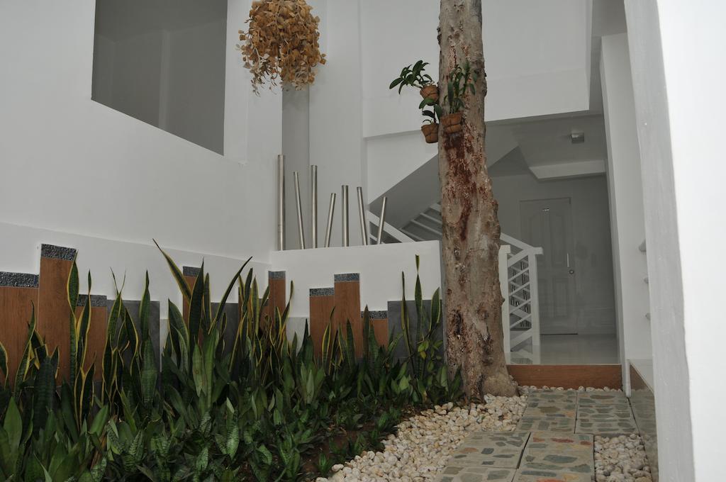 Date & Dine Resort Antipolo Exterior foto