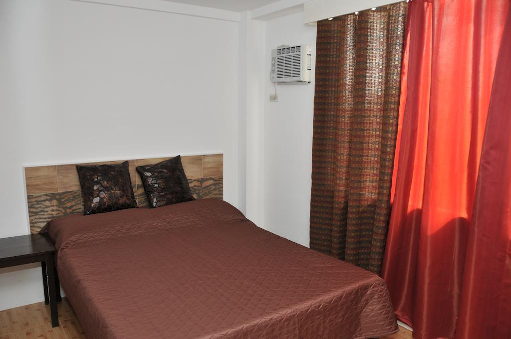 Date & Dine Resort Antipolo Quarto foto